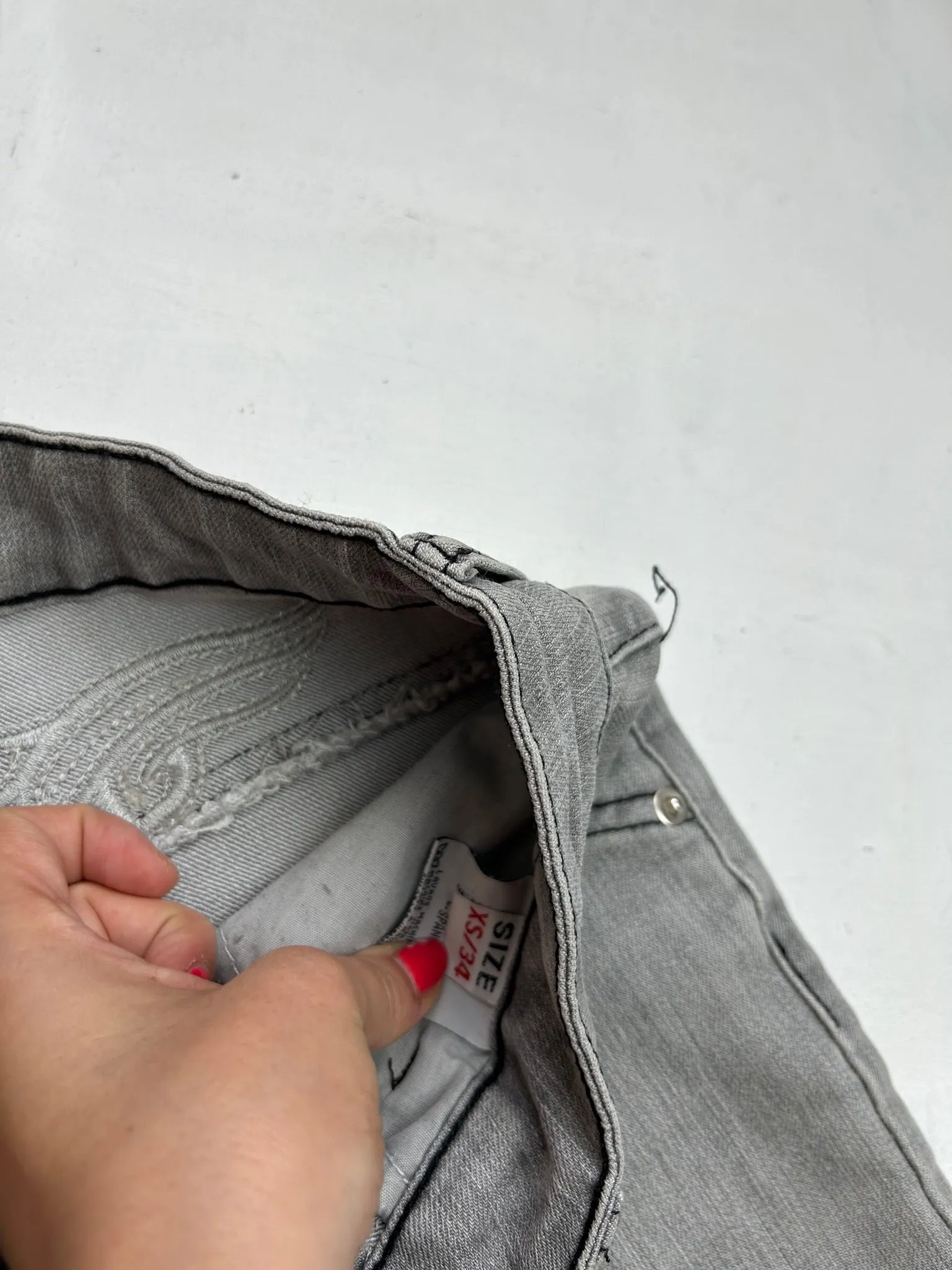 Grey denim graphic print low rise mini short (XS)
