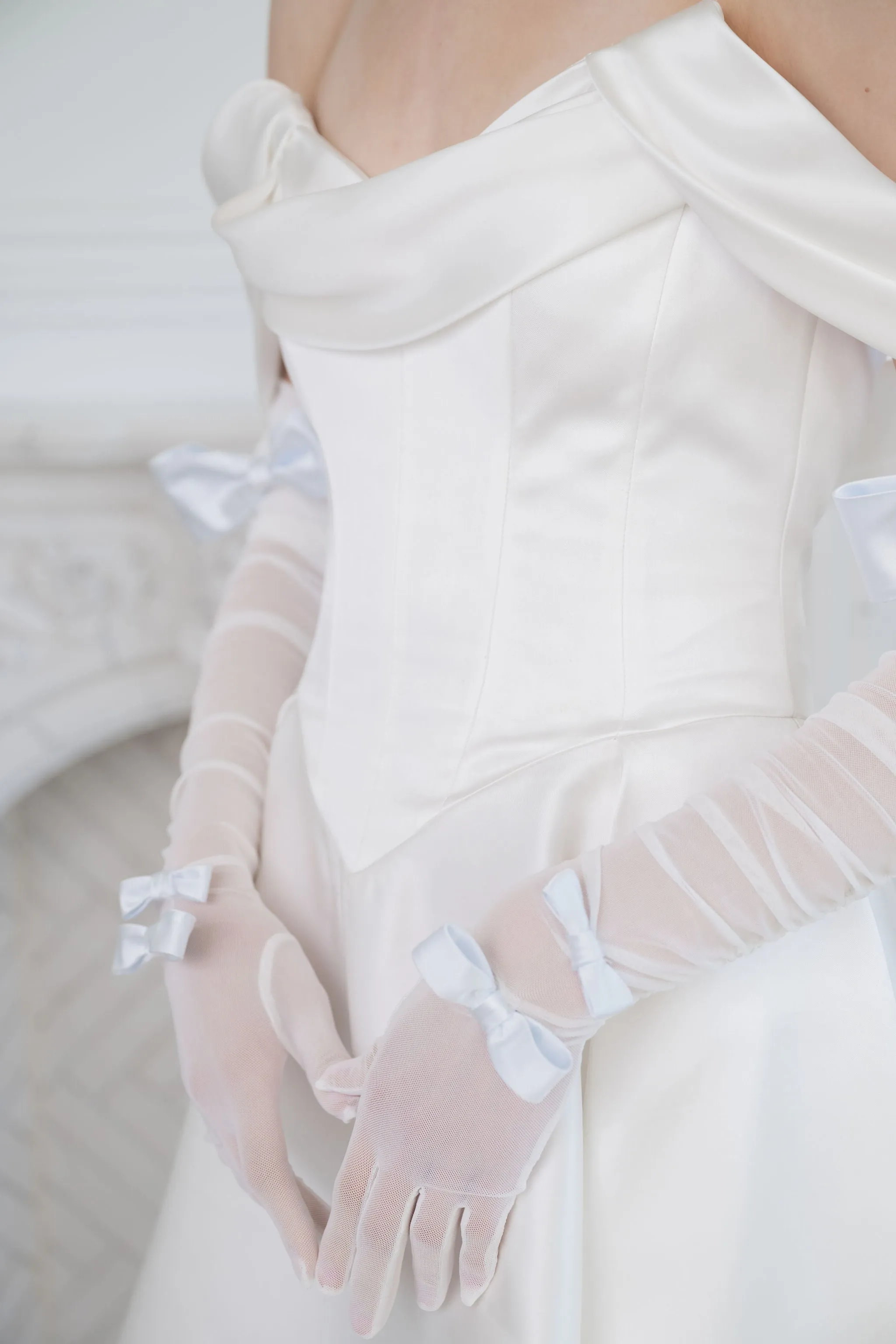 THE SWAN SHORTIE Elegant short wedding dress